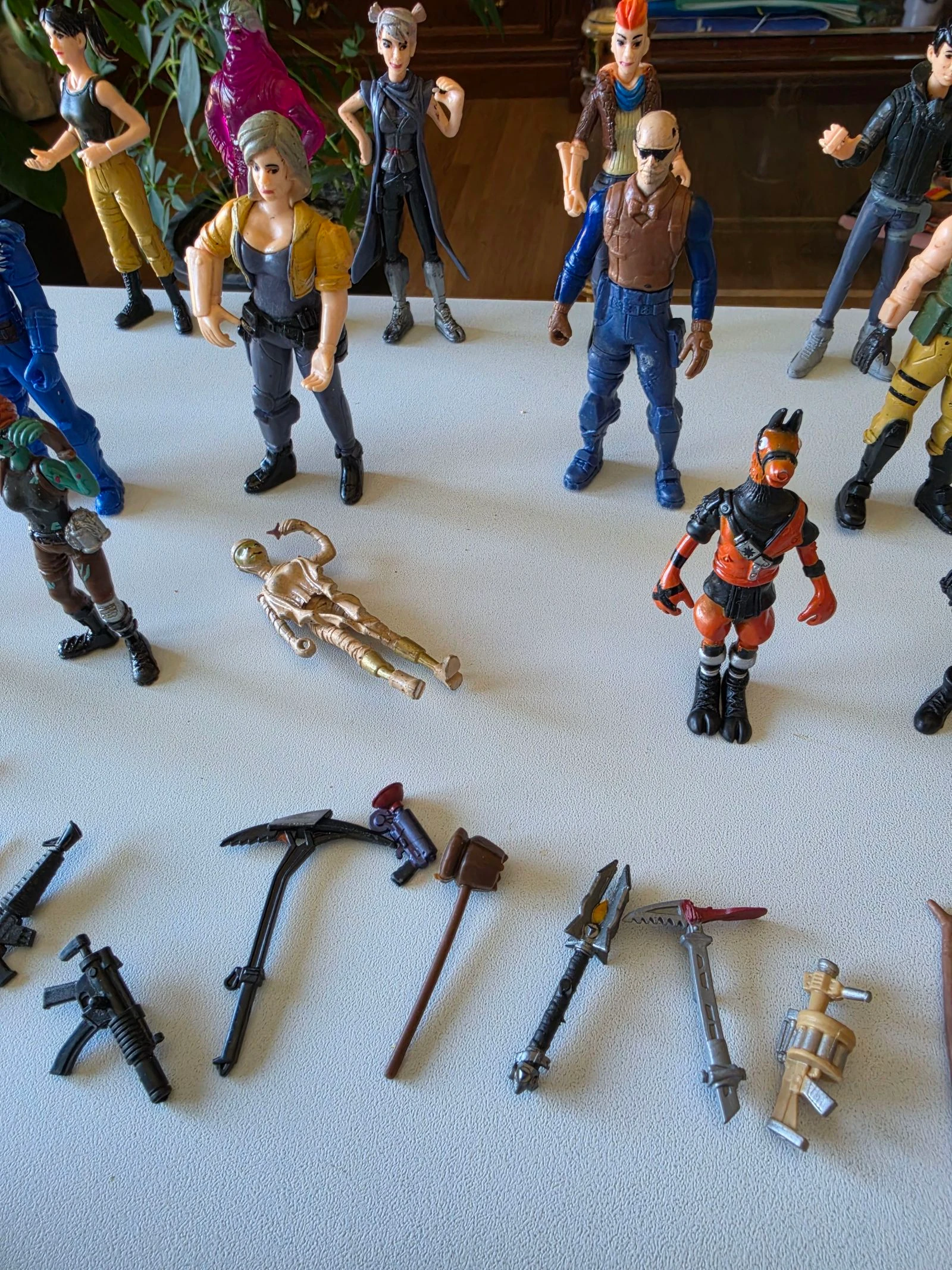 28 Figurines Fortnite de différentes tailles, armes et bases – photo 7